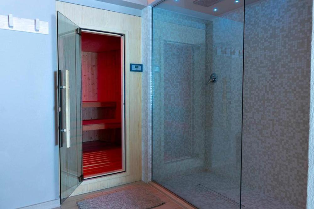 Hotel Giove Dipendenza Hotel Fiamma Чезенатико Экстерьер фото