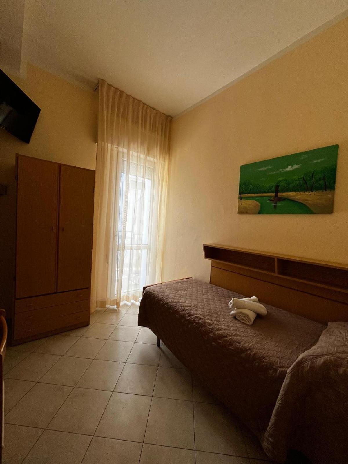 Hotel Giove Dipendenza Hotel Fiamma Чезенатико Экстерьер фото