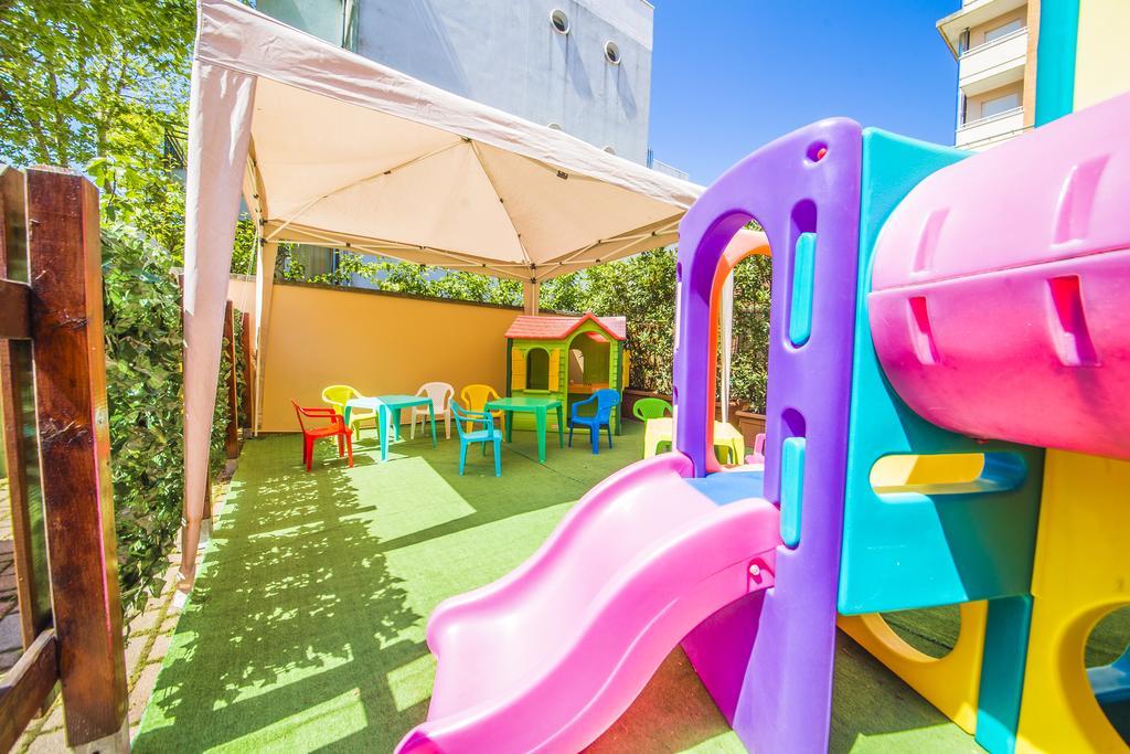 Hotel Giove Dipendenza Hotel Fiamma Чезенатико Экстерьер фото